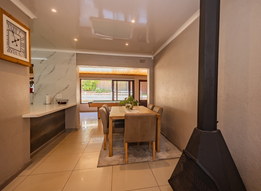 4 Bedroom Property for Sale in Table View Western Cape